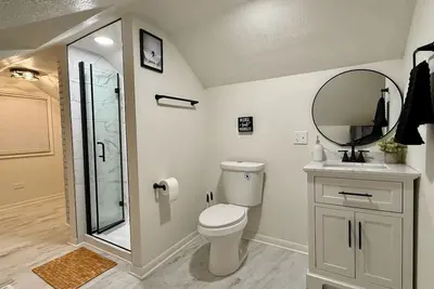 Image de Trailside Kc - Walk to Arrowhead on the beautiful, paved Rock Island Trail