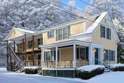 Efficient condo units near slopes with kitchenette, great location & streaming