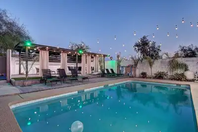 Image de 7 Large Bedrooms | Bocce Court | Firepit