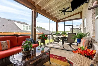 Image de Charming 3-Bdr townhome, end-unit w/ pool access