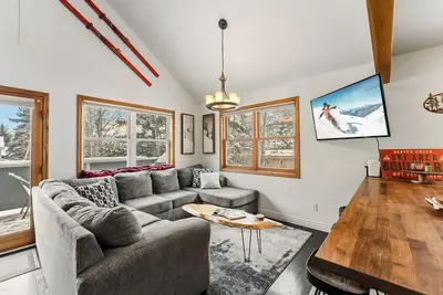 Image de 3b/2ba + Loft | Vail Townhome | Ski • Dog-Friendly
