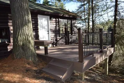 Image de White Pines-Nature Lovers Getaway, Multiple Cabins, 160 acres on Pigeon River.