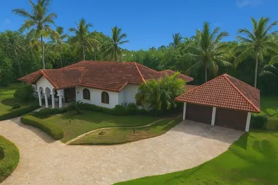 Image de Villa in Sea Horse Ranch, Cabarete's Most Exclusive Oceanfront Gated Community!