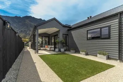 Image de Executive 3br 3Queen-Beds Free Unltd WiFi & Garage