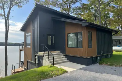 Image de Waterfront Luxury - Hot Tub, Game Room, Kayaks, Best View