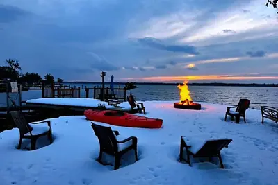 Image de Winter Getaway-River Ice View+Free Wine + Firwood