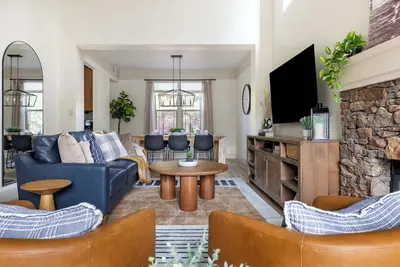 Image de 5br Chalet: Hot Tub & Game Room