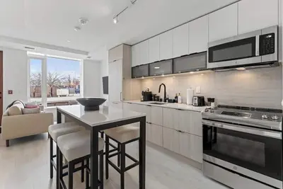 Image de Contemporary 3br Home near Distillery District with Included Parking