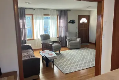 Image de Fantastic 2-bedroom apartment with deck and yard in Severn