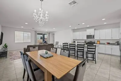 Image de Live Large in Tucson:Spacious 4-Bedroom w 5000 sq. ft. , Ac & Fast 500 Mbps Wifi!