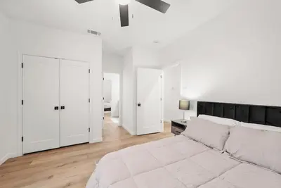 Image de The Baylor Nest on 11th Street