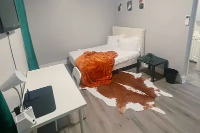 Image de Cozy 4-Bdr house close to major highways/city  Philadelphia w/ private bathrooms