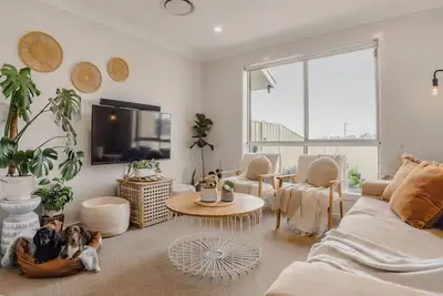 Image de Casa de Soleil - New Modern Home Central Location