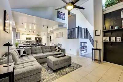 Image de Patio Oasis w/ Wet Bar, Pool, Spa & Grill