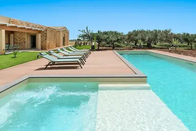 Image de Villa à Menfi avec 4 chambres à coucher, 8 couchages