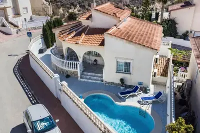 Image de Maison de vacances « La Casa De La Felicidad » avec piscine privée, Wi-Fi et climatisation
