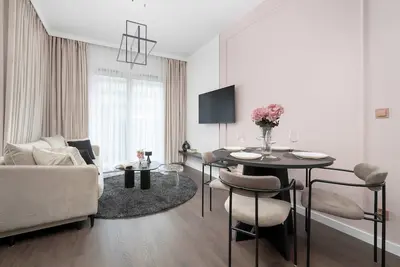 Image de Czysta 4 Wrocław | Pink Apartment in the City Center with Terrace and Air Condit