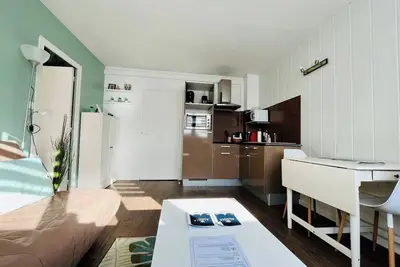 Image de Le Guiton, proche Vieux Port, Lr144