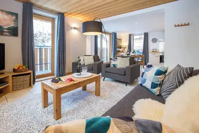 Image de Appartement Central - Bien situé à Morzine avec jacuzzi extérieur. À moins de 5 minutes à pied des remontées mécaniques et des bars, et proche de la navette de ski pour Avoriaz.