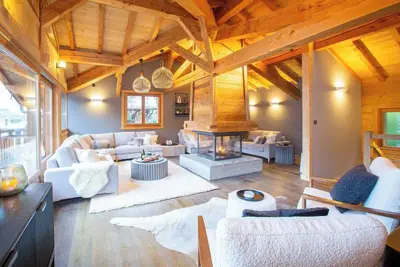 Image de This chalet is a 5 bedroom(s), 5 bathrooms, located in Morzine, Auvergne-Rhône-Alpes.