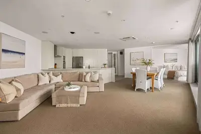 Image de Sunrise to Sunset Ocean Harbour Views Pool Spa Gym
