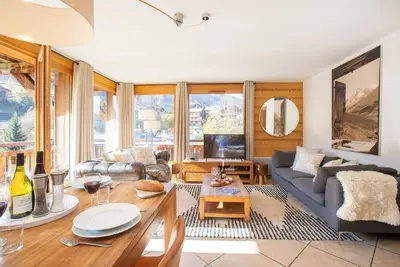 Image de This apartment is a 2 bedroom(s), 2. 5 bathrooms, located in Morzine, Auvergne-Rhône-Alpes.
