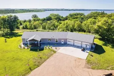 Image de Peaceful Lake Home Retreat