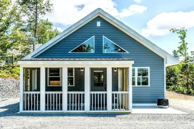 Image de Peaceful Lakeside Cottage with Fire Pit & Acadia Views near Flanders Pond, Sullivan, Maine