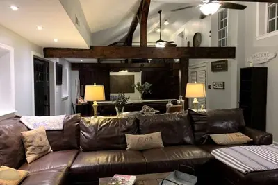 Image de Sweet Chic Farm Cottage with Pool, Hot-Tub and Beautiful Sunsets in Maryland