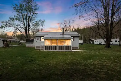 Image de Serene Riverfront Cabin Haven near South Branch Potomac River in West Virginia