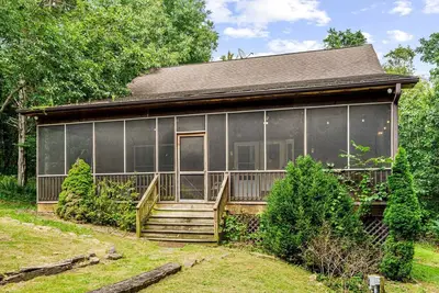 Image de Resplendent Cabin Haven near Shenandoah River in Virginia