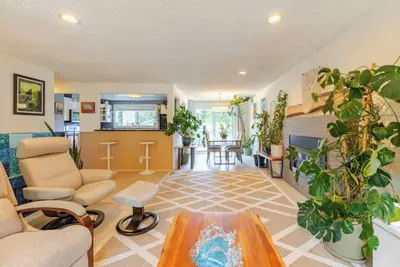 Image de Cheerful, quiet 2 bedroom house close to town and trails galore!