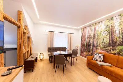 Image de Comfortable apartment in a central location. Bus and train nearby!
