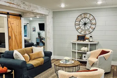 Image de Welcoming 4- bedroom home near Johnson Memorial Hospital! !