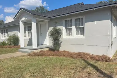 Image de Cozy 2 bedroom & 1 bath spacious duplex in Quiet Neighbor