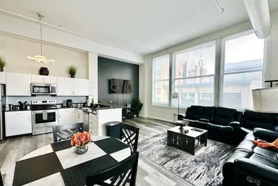 Luxurious Downtown Penthouse with Amazing Views