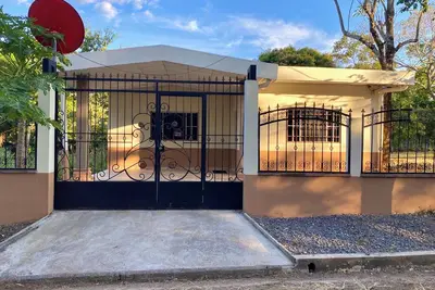 Image de Amazing 3 bedroom house with Ac in delightful El Salvador in El Truinfo