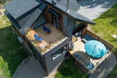 Image de Le Petit Saphir | Chalet intime avec spa & billard