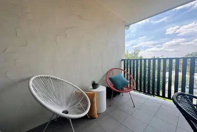 Image de Modern 2br Retreat | 5 min to Cbd + Free Parking