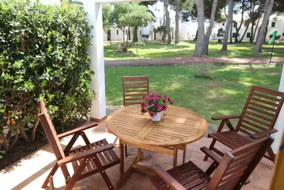 Image de New Listing! Renovated apartment 3 minute walk to the beach (Julieta 1)
