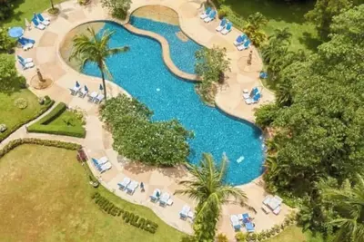 Image de Complexe hôtelier 5 étoiles de 65 m² à Patong Beach : piscine olympique, salle de sport, tennis