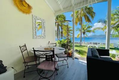 Image de Blue Lagoon, Cottage les pieds dans l'eau