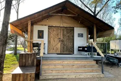 Image de Gorgeous Texas Glamping Retreat on Lake Bastrop