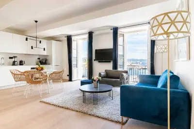 Image de Superbe appartement avec balcon sur le port