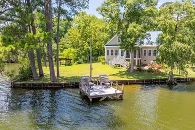 Image de Tie One On! at 4 Bdr Waterfront Lake Marion