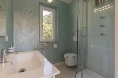 Image de It consists of a living room with kitchenette, a double bedroom and bathroom with shower box.