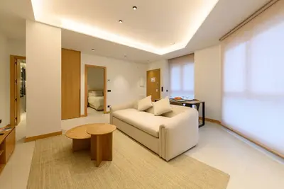 Image de (Scr7b1) Grand appartement extérieur d'une chambre dans le quartier de La Latina. Temporaire