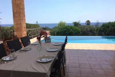 Image de Belle villa avec vue sur la mer