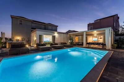 Image de Villa à Pakostane avec piscine privée