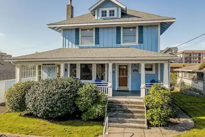 2 Streets to the Beach! Game Room Bbq & Firepit